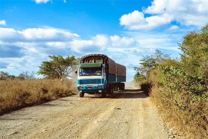 Camion sur une piste de Madagascar