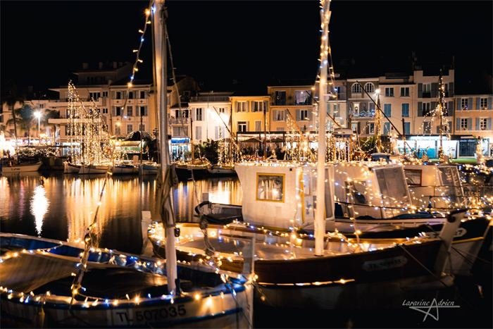 Port illuminé pour Noël