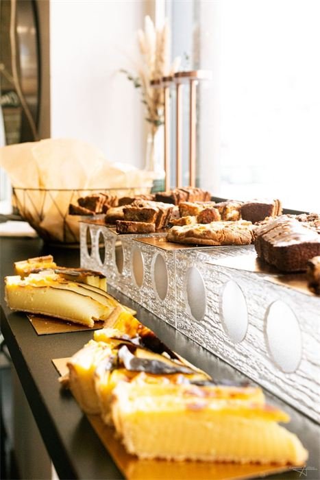 Pâtisseries au comptoir du Caracol Café