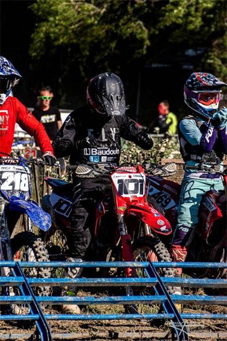 Départ d'une course de motocross