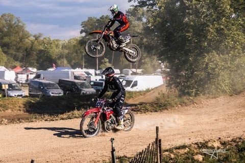 Saut de motocross