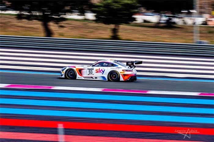 GT sur le circuit Paul Ricard